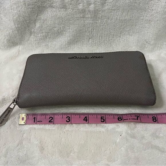 Michael Kors Large Pebbled Leather Continental Wallet Grey Zip Around - Picture 4 of 8